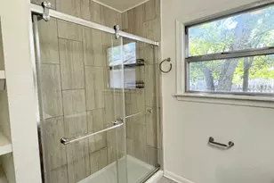 110 E 8th St, Elgin, TX 78621 - Photo 13