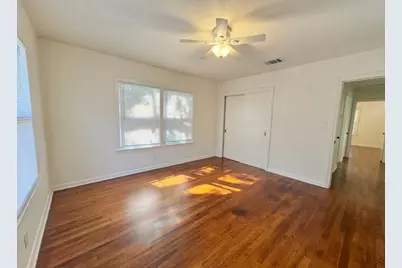 110 E 8th Street, Elgin, TX 78621 - Photo 15