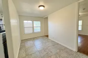 110 E 8th St, Elgin, TX 78621 - Photo 7