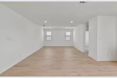 161 Green Berets Bend, Jarrell, TX 76537 - Photo 11