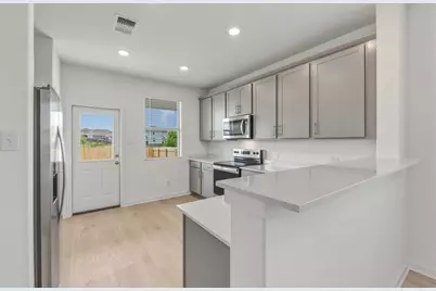 161 Green Berets Bend, Jarrell, TX 76537 - Photo 7