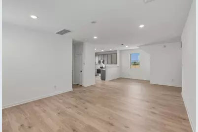 161 Green Berets Bend, Jarrell, TX 76537 - Photo 9