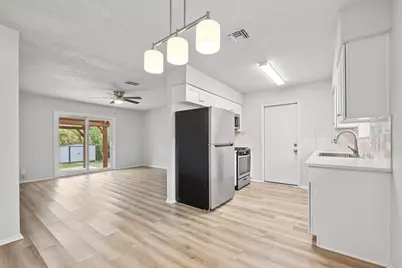 8204 Kellog Court, Austin, TX 78745 - Photo 9