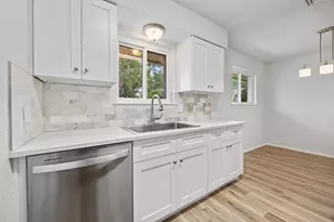 8204 Kellog Ct, Austin, TX 78745 - Photo 13