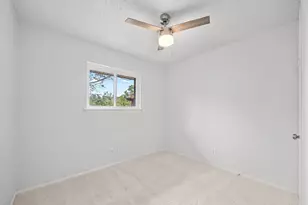 8204 Kellog Ct, Austin, TX 78745 - Photo 17