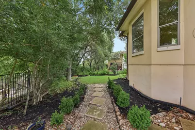 11213 Woodland Hills Trail, Austin, TX 78732 - Photo 27