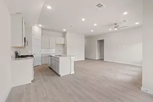 102 Melrose St, Hutto, TX 78634 - Photo 11