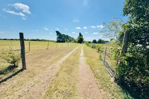 702 Pleasant Grove Rd, Elgin, TX 78621 - Photo 37