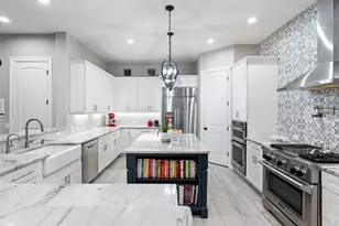 215 Rocky Coast Dr, Lakeway, TX 78738 - Photo 11