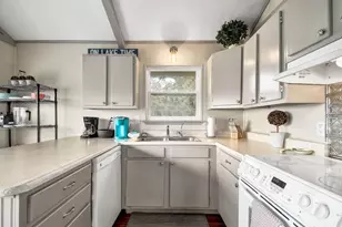 2591 Lakeshore Dr, Canyon Lake, TX 78133 - Photo 7