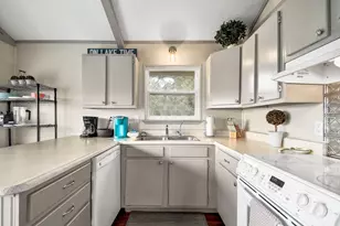 2591 Lakeshore Dr, Canyon Lake, TX 78133 - Photo 7