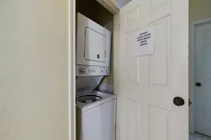 914 W 26th St, Austin, TX 78705 - Photo 13