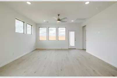 226 Hornet Street, Elgin, TX 78621 - Photo 7