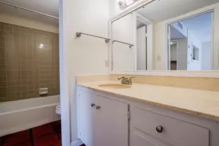 110 E 37th St, Austin, TX 78705 - Photo 7