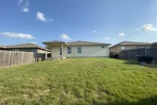 107 Lavaca Loop, Hutto, TX 78634 - Photo 17