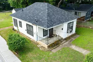 1909 E 14th St, Austin, TX 78702 - Photo 3