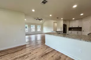 1127 Green Hill Dr, Canyon Lake, TX 78133 - Photo 9