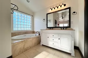 302 Deepwood Dr, Georgetown, TX 78628 - Photo 9