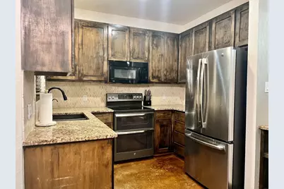 302 Deepwood Drive, Georgetown, TX 78628 - Photo 17