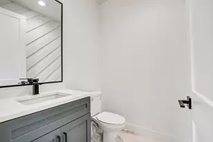 4127 E 12th St, Austin, TX 78721 - Photo 11