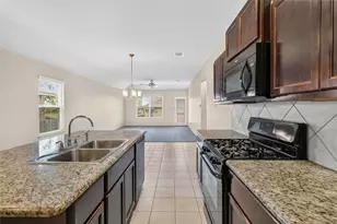 182 Tallow Trl, San Marcos, TX 78666 - Photo 15