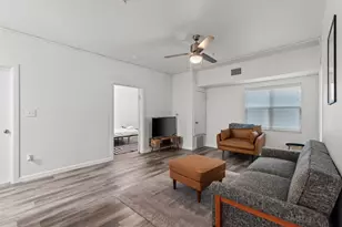 911 W 22nd St, Austin, TX 78705 - Photo 5