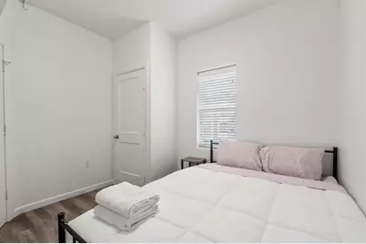 911 W 22 Street #401, Austin, TX 78705 - Photo 19