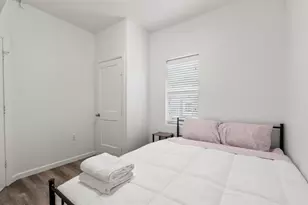 911 W 22nd St, Austin, TX 78705 - Photo 19