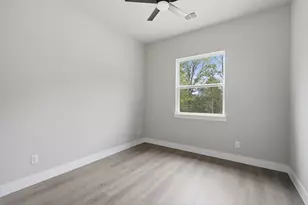 112 Heleakala Dr, Bastrop, TX 78602 - Photo 25