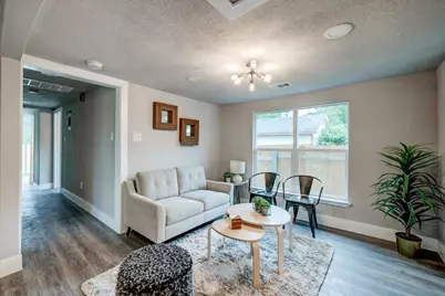 914 E 19th Street, Georgetown, TX 78626 - Photo 9