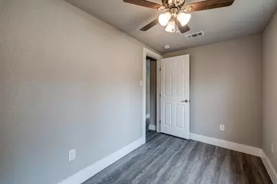 914 E 19th Street, Georgetown, TX 78626 - Photo 23