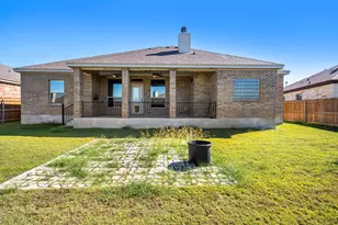 208 Terry Meadow Ln, Jarrell, TX 76537 - Photo 31