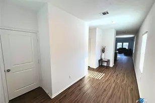 124 Rooster Wy, Jarrell, TX 76537 - Photo 5