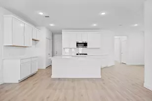 8014 Shining Flor Run, Lago Vista, TX 78645 - Photo 7