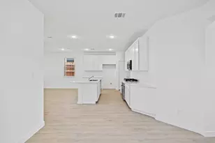 8014 Shining Flor Run, Lago Vista, TX 78645 - Photo 11