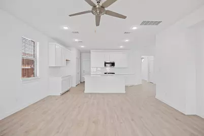 8014 Shining Flor Run, Lago Vista, TX 78645 - Photo 5