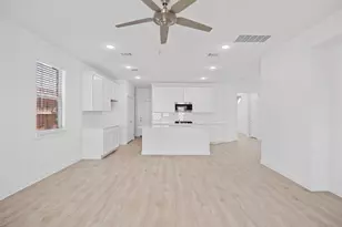 8014 Shining Flor Run, Lago Vista, TX 78645 - Photo 5