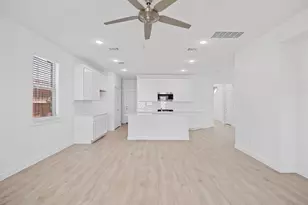 8014 Shining Flor Run, Lago Vista, TX 78645 - Photo 5