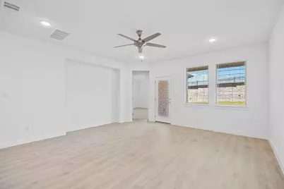 8014 Shining Flor Run, Lago Vista, TX 78645 - Photo 3