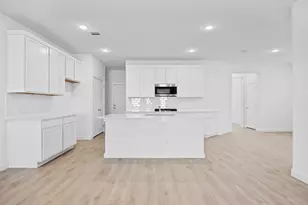 8014 Shining Flor Run, Lago Vista, TX 78645 - Photo 7