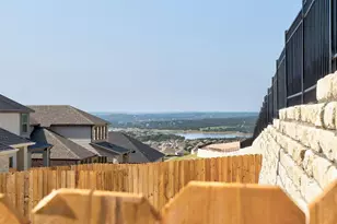 8014 Shining Flor Run, Lago Vista, TX 78645 - Photo 31