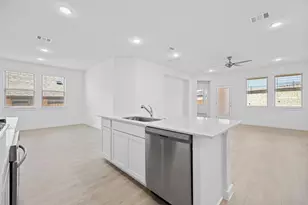 8014 Shining Flor Run, Lago Vista, TX 78645 - Photo 9