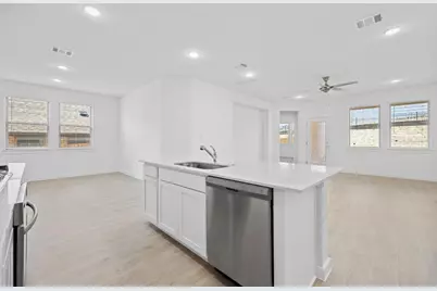 8014 Shining Flor Run, Lago Vista, TX 78645 - Photo 9