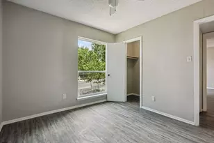 2124 Burton Dr, Austin, TX 78741 - Photo 11