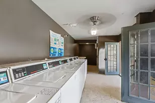 2124 Burton Dr, Austin, TX 78741 - Photo 19