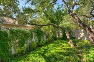 11 Troon Dr, Austin, TX 78738 - Photo 23