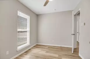 6026 Bluebell Cir, Austin, TX 78741 - Photo 7