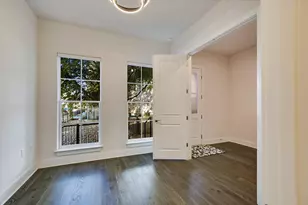 1301 Town Creek Dr, Austin, TX 78741 - Photo 5