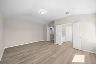 8133 Luling Ln, Austin, TX 78729 - Photo 17