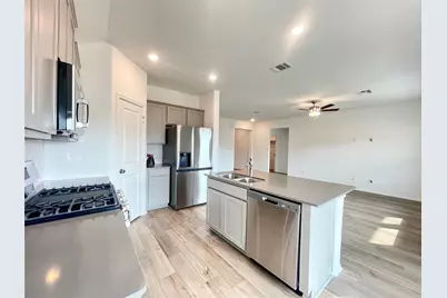 215 Magione Circle, Hutto, TX 78634 - Photo 7